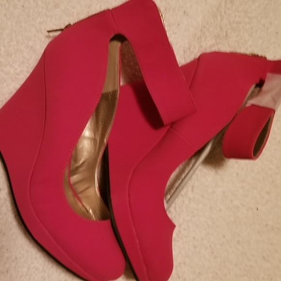 Women's wedge shoes - Picture 2 of 3
